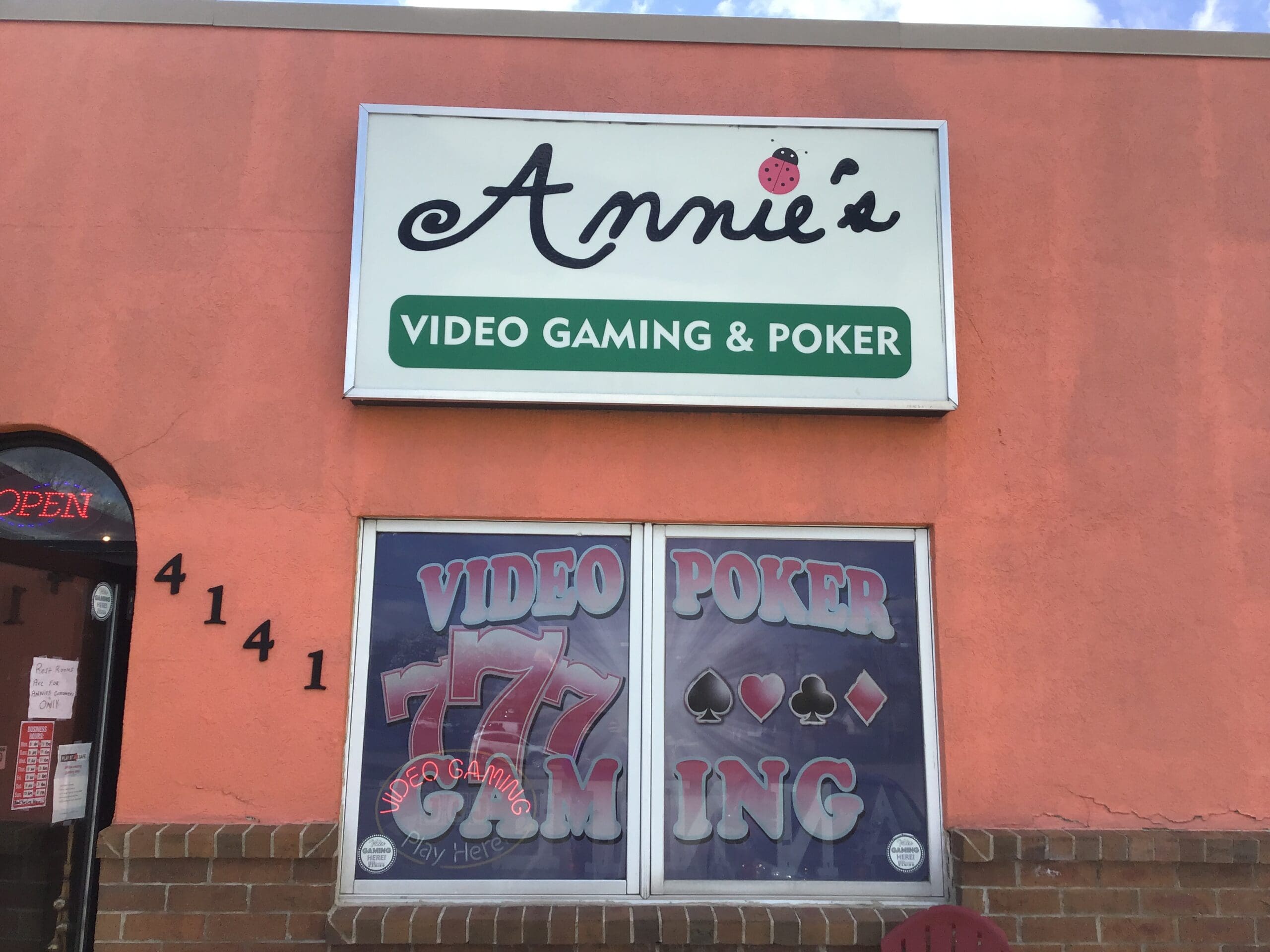 Video Gaming at Annie’s in East Moline, IL Video Gaming in East Moline
