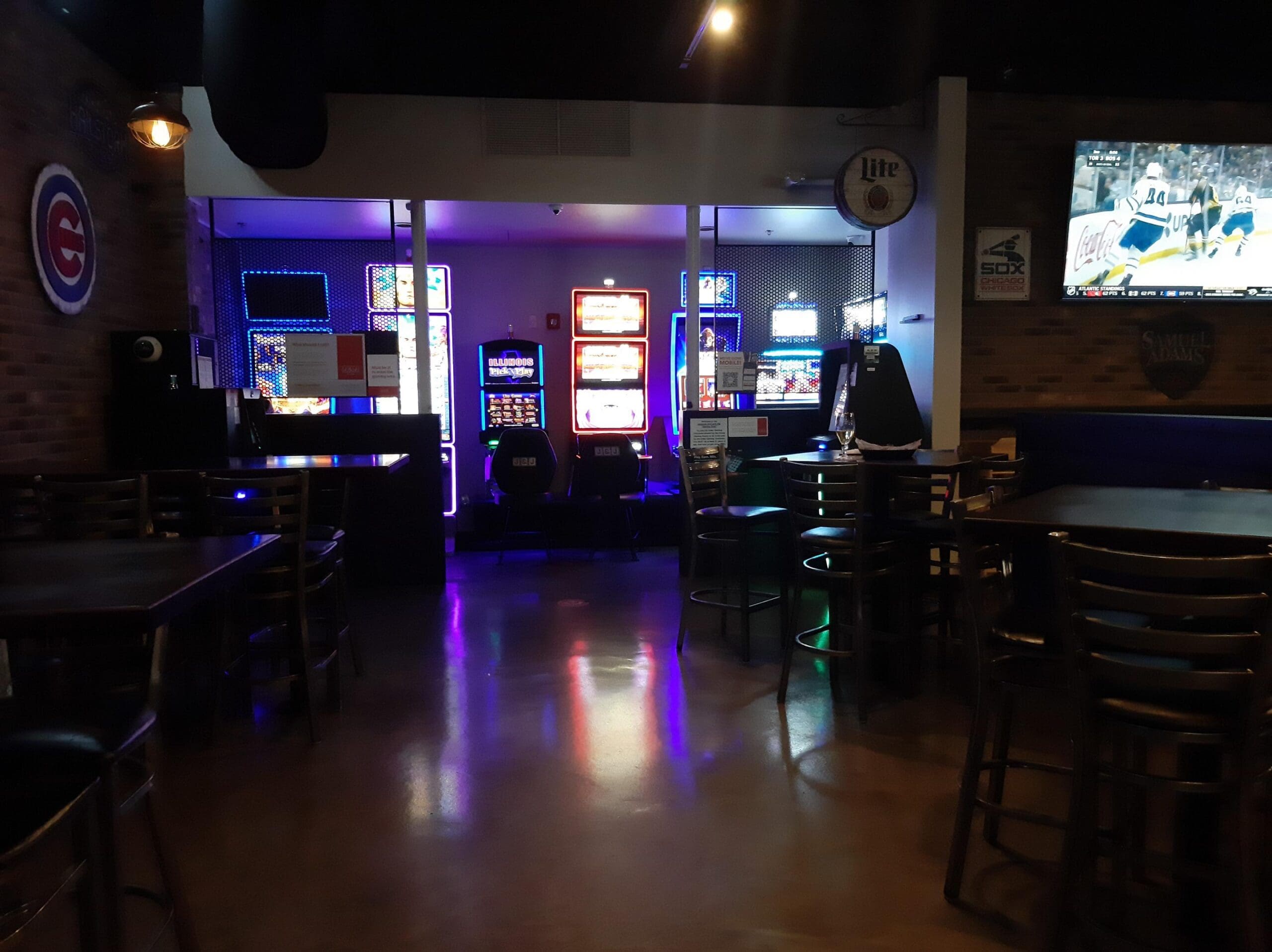 Video Gaming at Legends Grill and Bar in Woodridge, IL