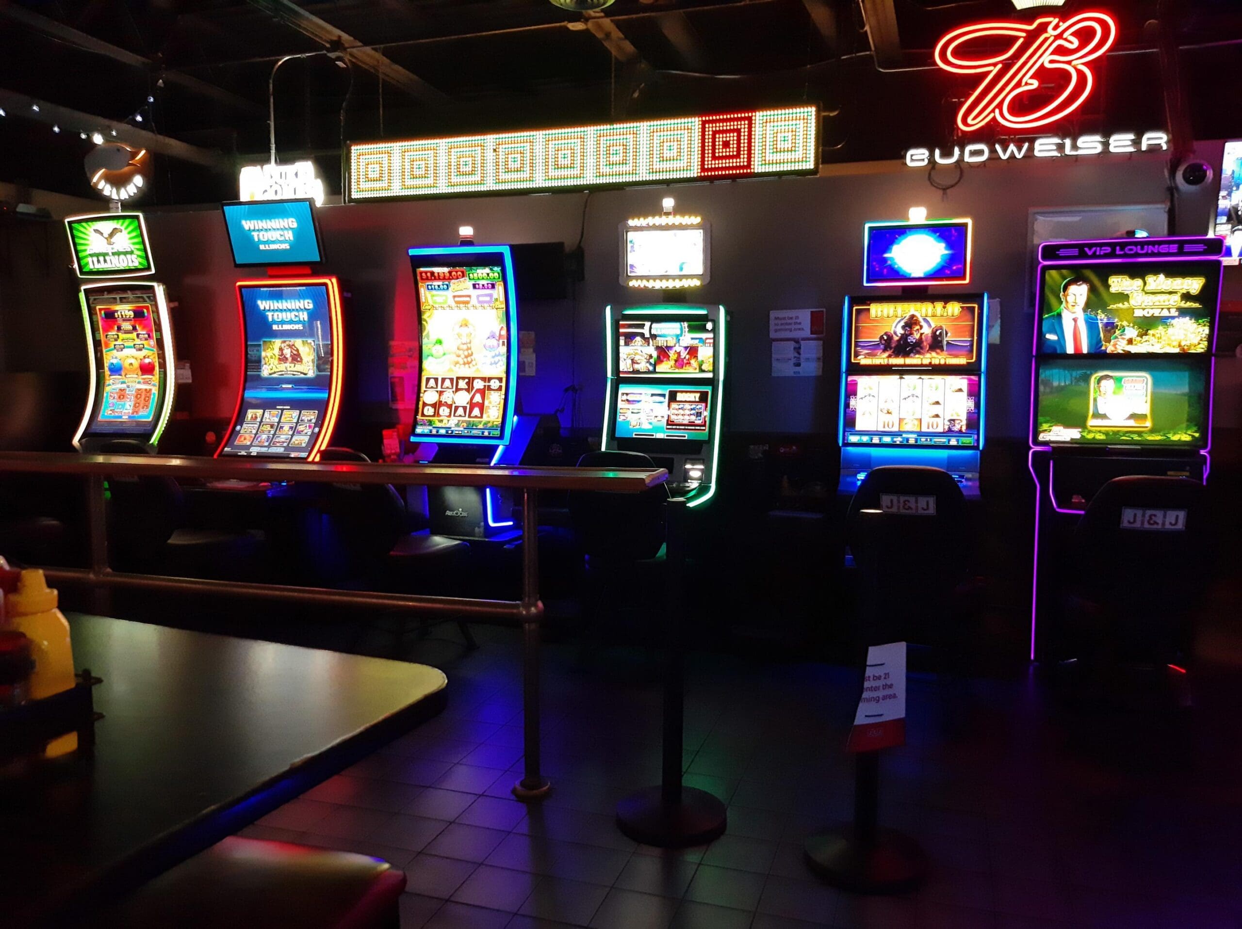 Video Gaming at Q Bar in Darien, IL Video Gaming at Q Bar in Darien, IL