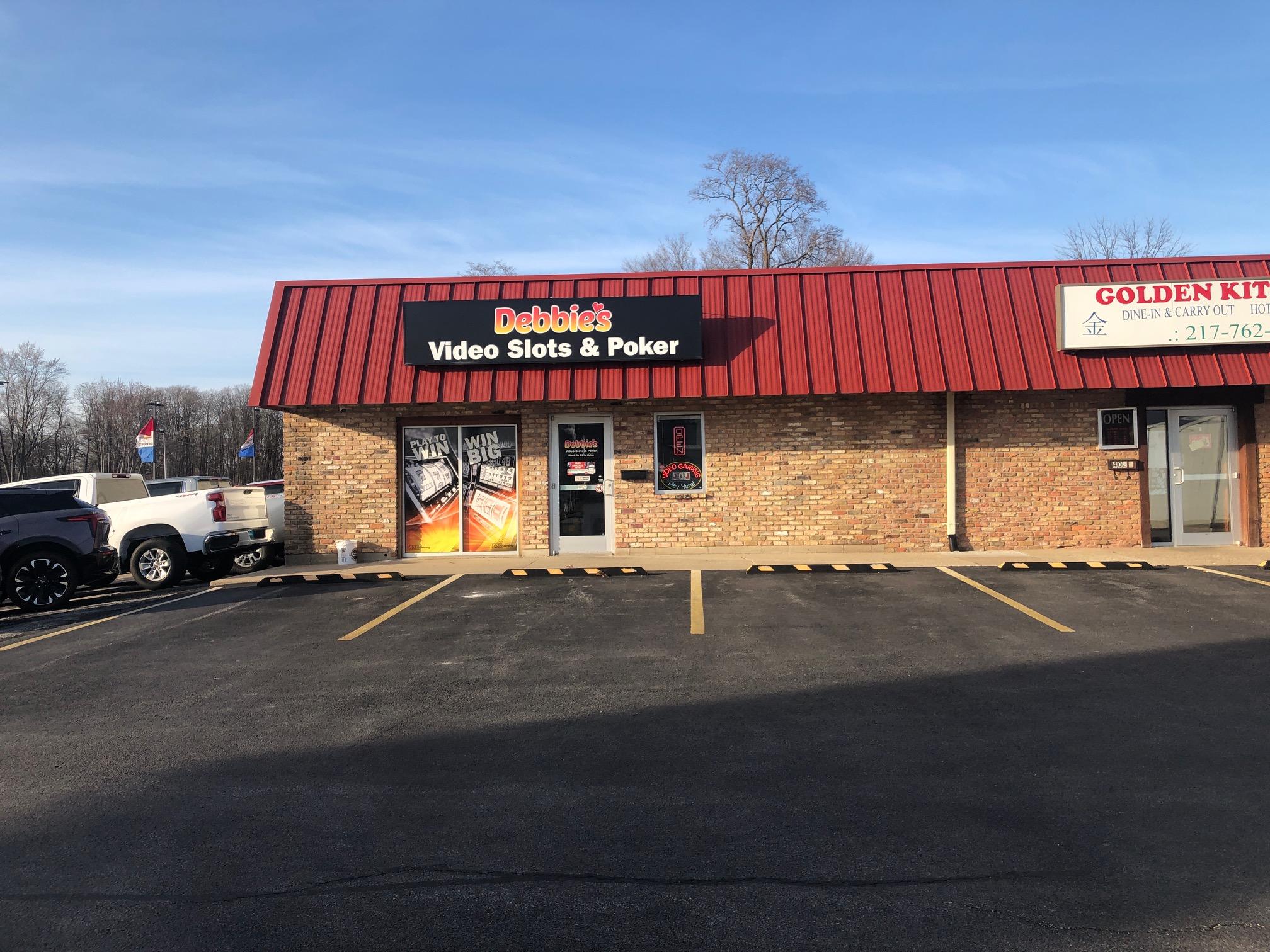 Video Gaming at Debbie's in Monticello, IL