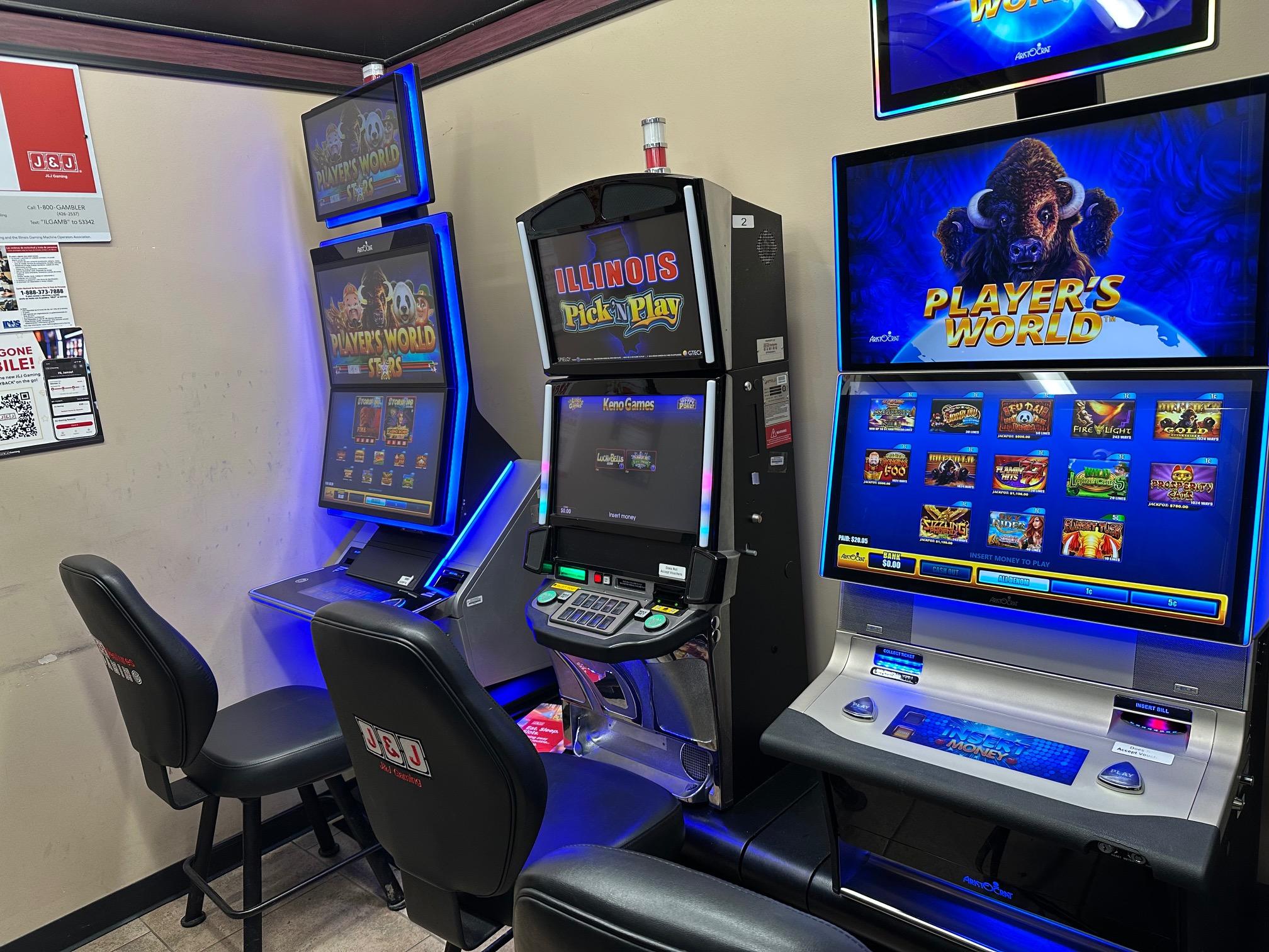 Video Gaming at Casey's General Store #2833 in Moweaqua, IL