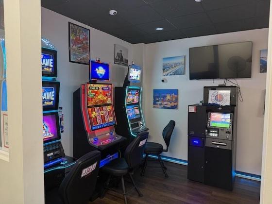 Video Gaming at The Philly Special in Mundelein, IL